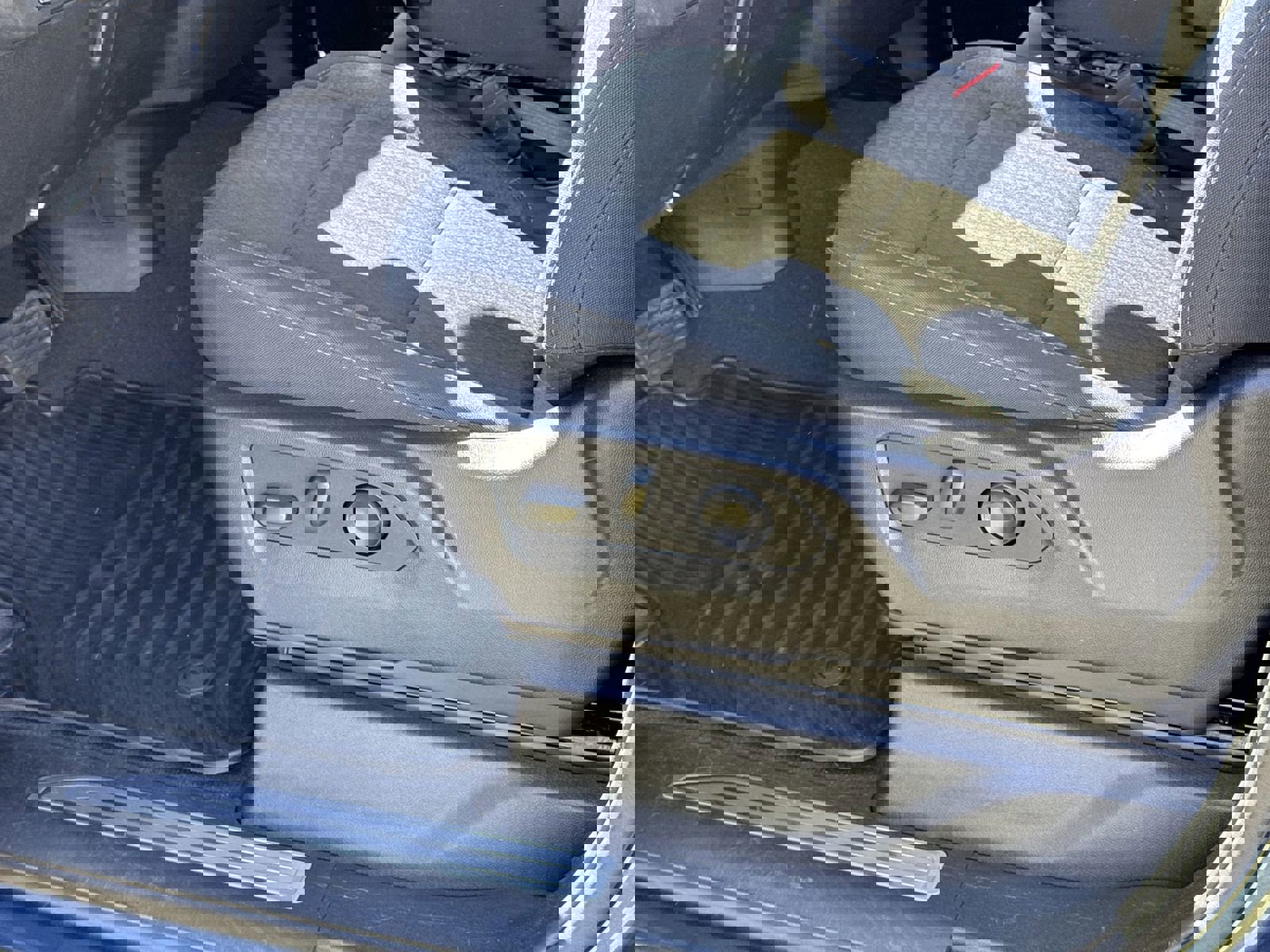 Used 2024 GMC Sierra 1500 Elevation image 17