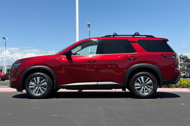 New 2026 Nissan Pathfinder SL w/ Cargo Package FWD image 7