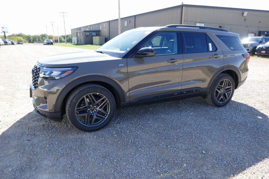 New 2026 Ford Explorer ST-Line w/ ST-Line Street Pack image 8