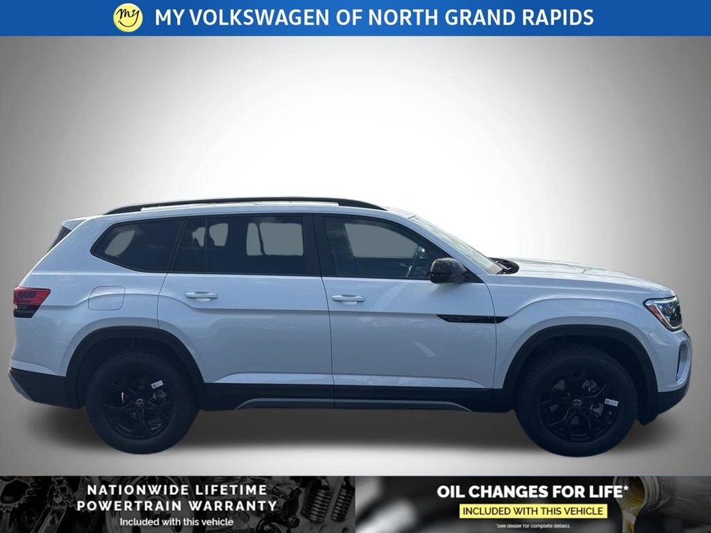 New 2026 Volkswagen Atlas Peak Edition image 7