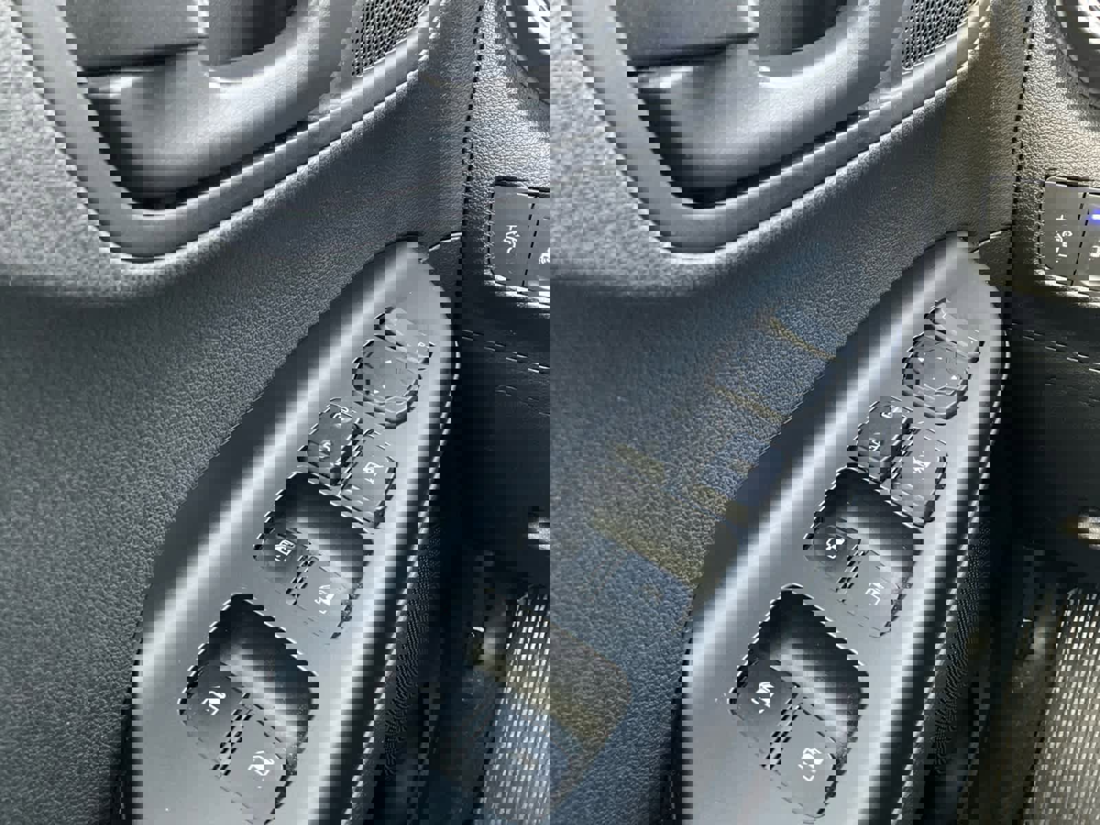 Used 2019 Hyundai Kona SEL image 25