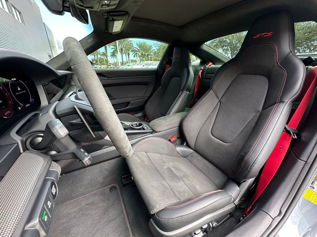 Used 2025 Porsche 911 Carrera GTS image 5