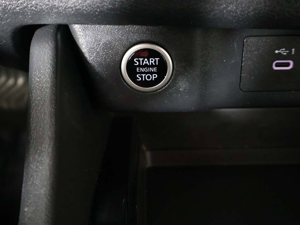 Used 2023 Nissan Rogue SV image 33