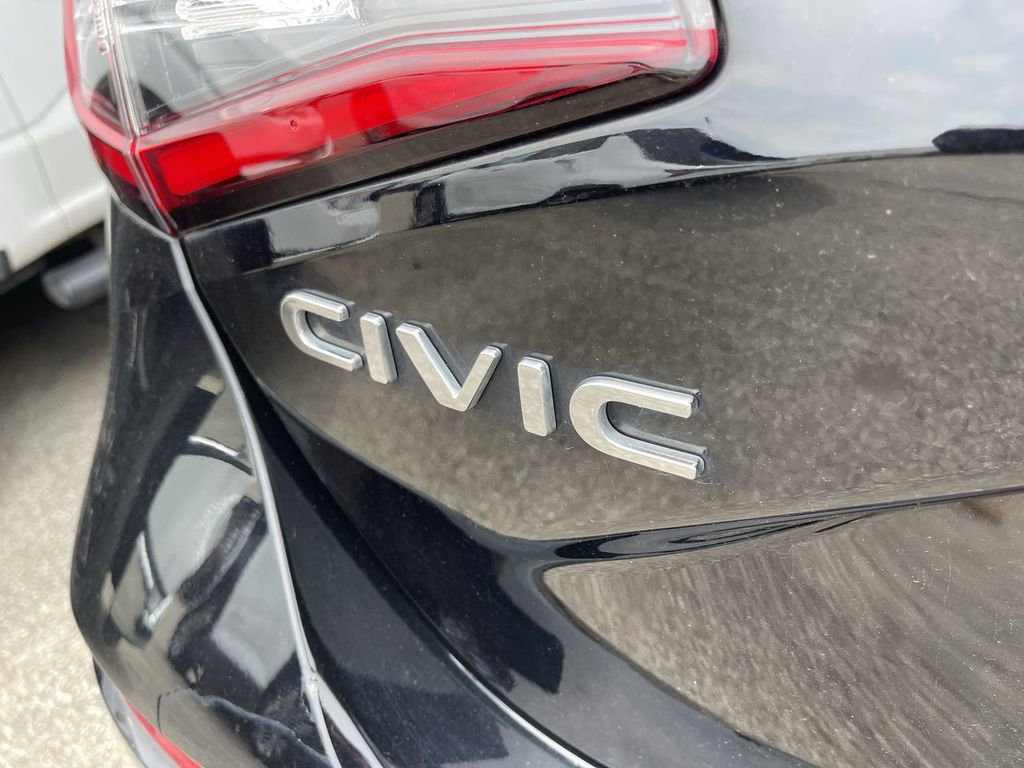 Used 2023 Honda Civic Sport image 9