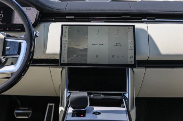 New 2025 Land Rover Range Rover SE image 15