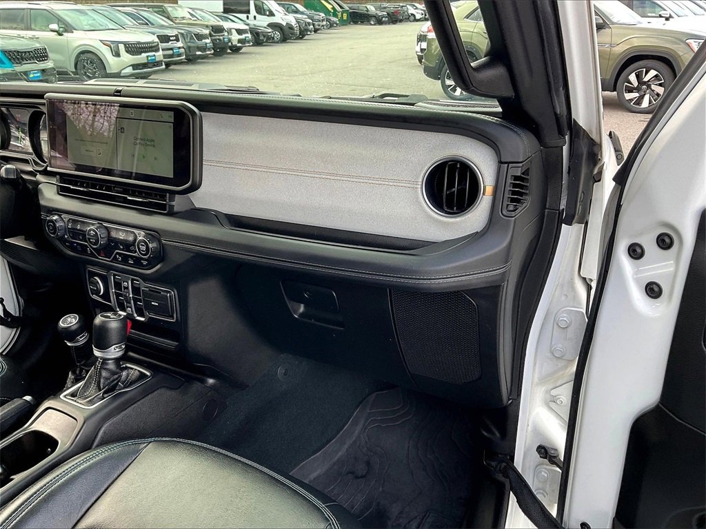Used 2024 Jeep Wrangler Unlimited Sahara w/ Safety Group image 12