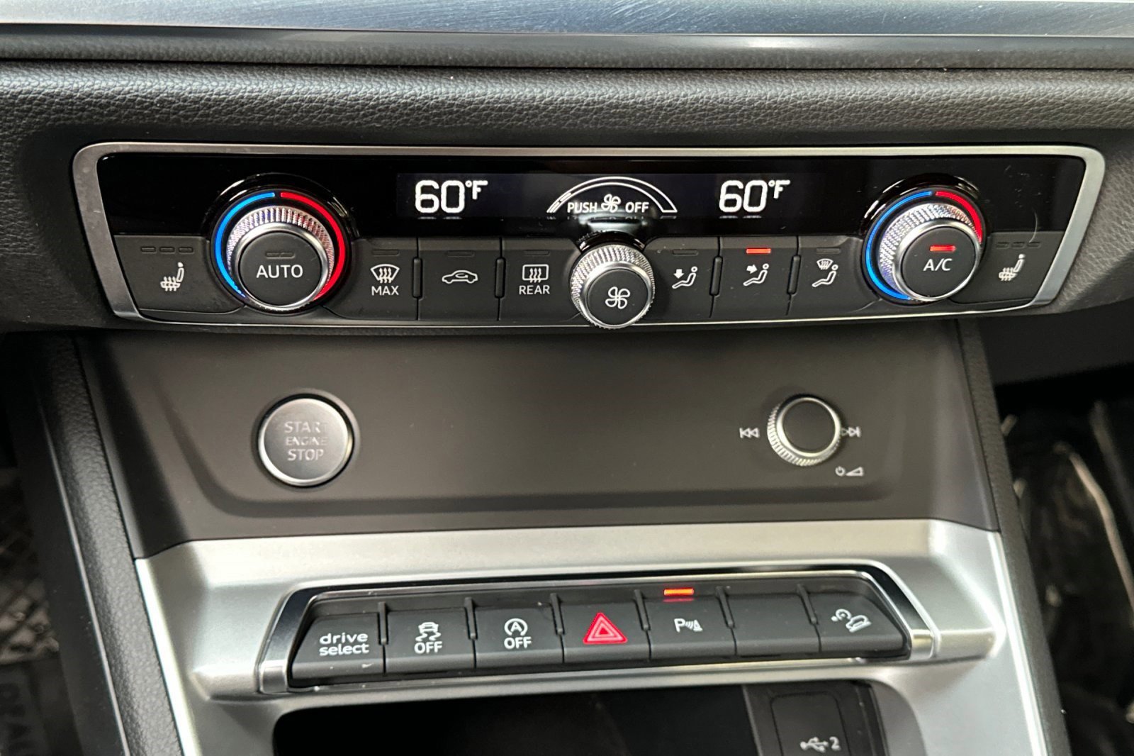 Used 2020 Audi Q3 2.0T Premium w/ Convenience Package image 19