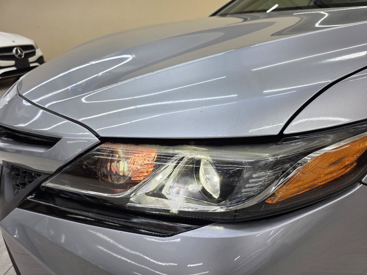Used 2019 Toyota Camry SE w/ Convenience Package FWD image 10