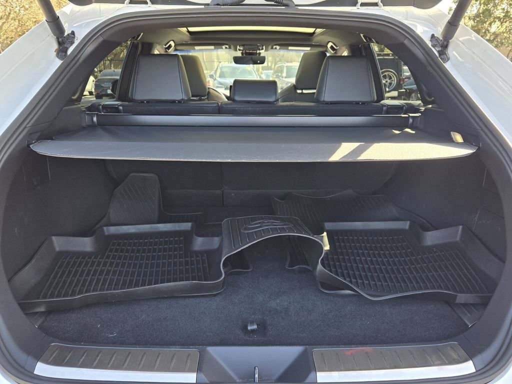 Used 2024 Toyota Venza Nightshade AWD/4WD image 14