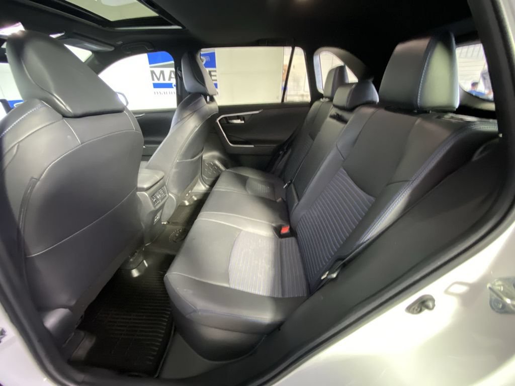 Used 2023 Toyota RAV4 XSE AWD/4WD image 31