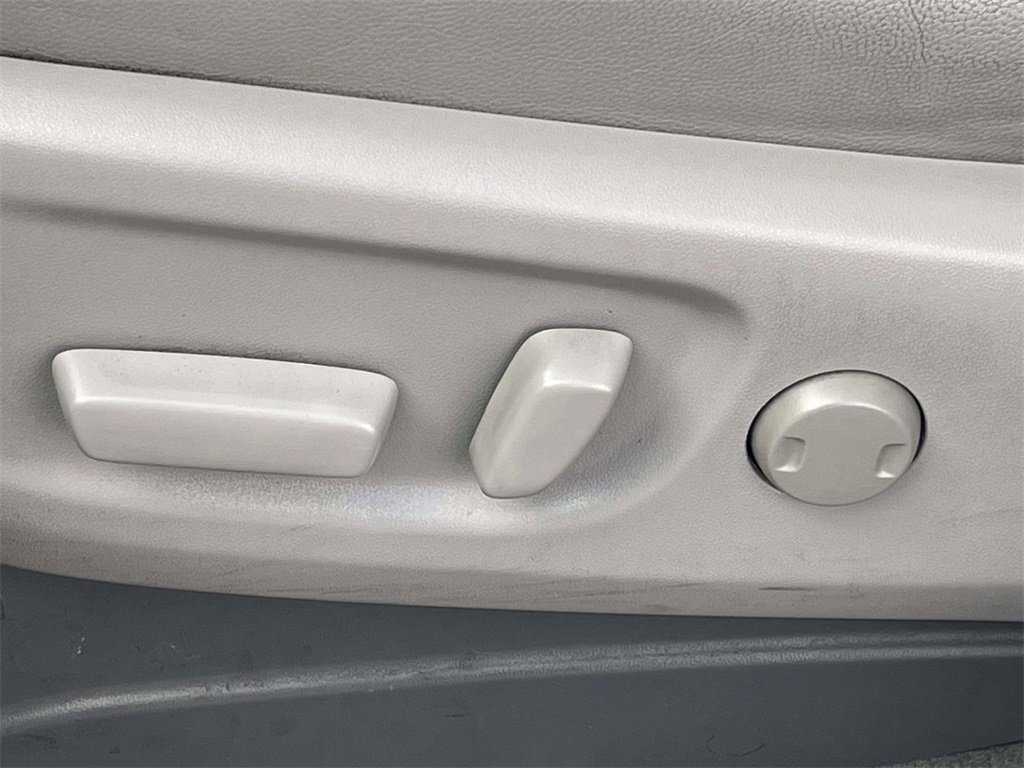 Used 2018 Toyota Sienna XLE image 14