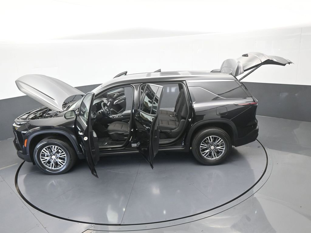 Used 2024 Chevrolet Traverse LS image 73