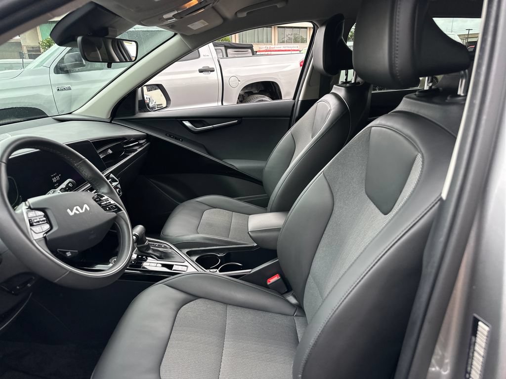 Used 2023 Kia Niro EX FWD image 13