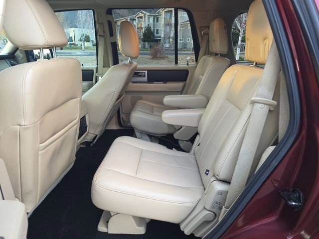 Used 2016 Ford Expedition XLT w/ Equipment Group 202A image 17