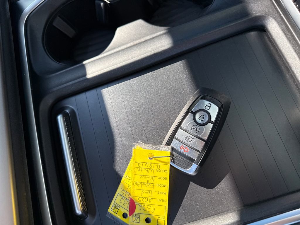 Used 2025 Ford Expedition Active image 35