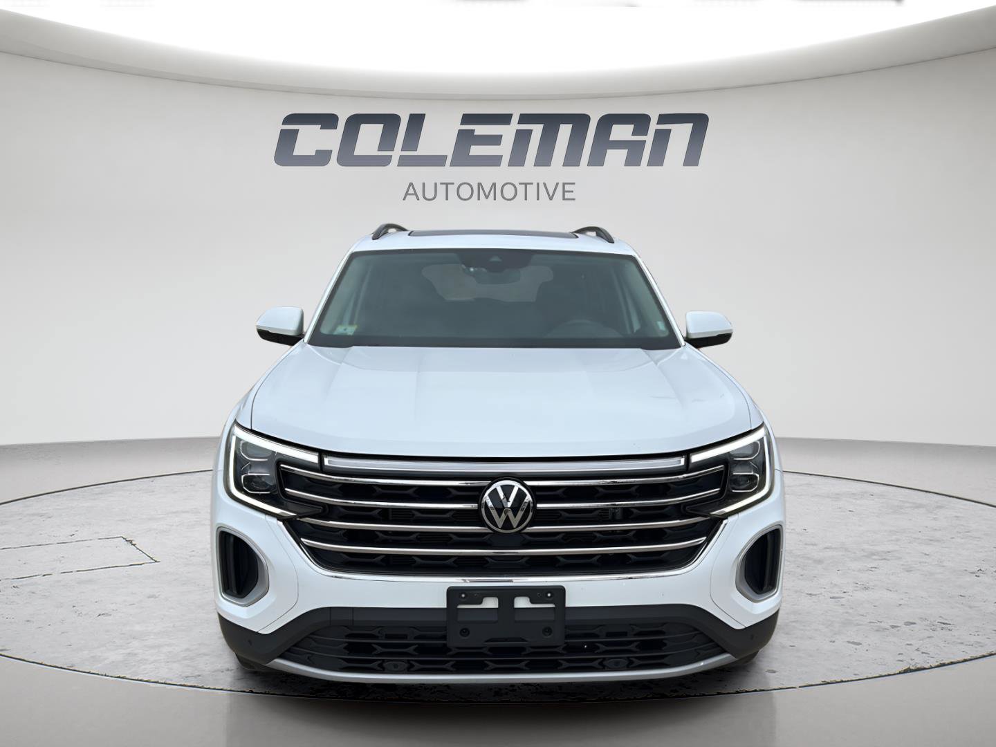 Used 2024 Volkswagen Atlas SE image 2