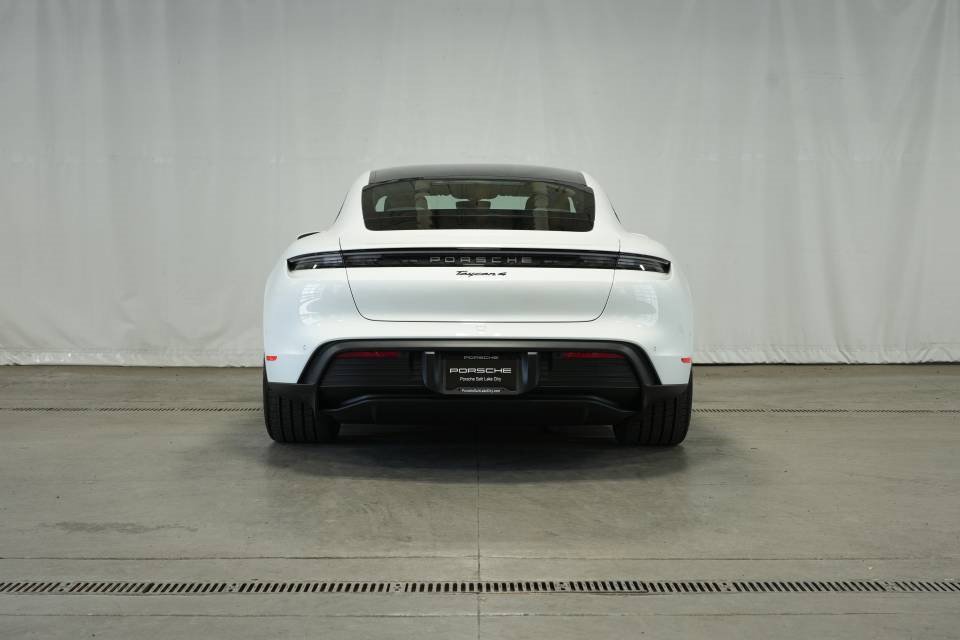 New 2025 Porsche Taycan image 4