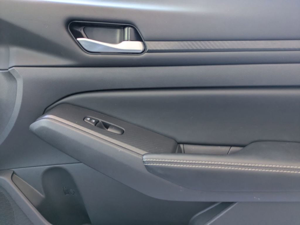 Used 2025 Nissan Altima 2.5 SV image 32