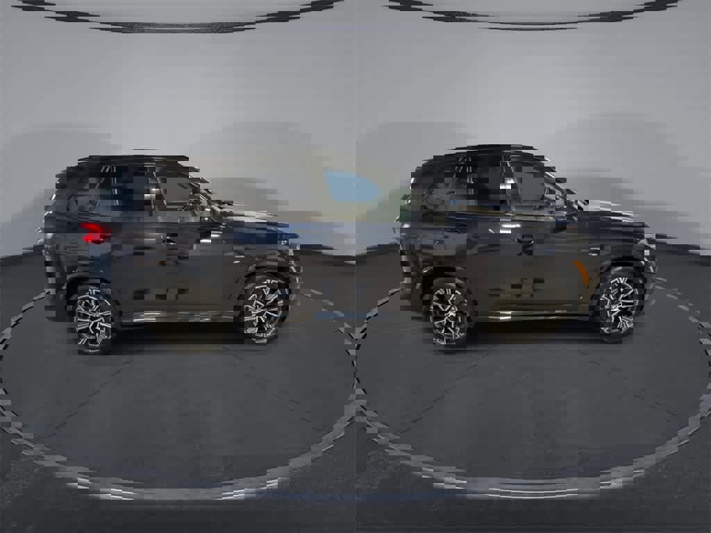 Used 2022 BMW X5 xDrive45e w/ M Sport Package image 9