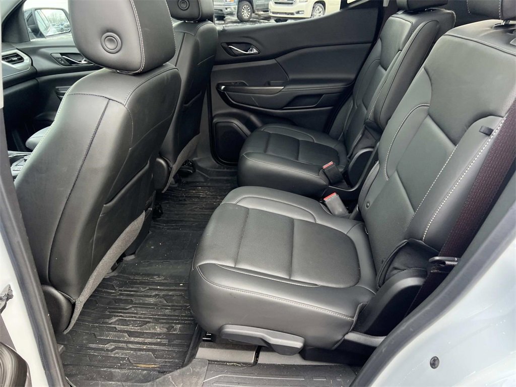 Used 2022 GMC Acadia SLT w/ Elevation Edition image 12