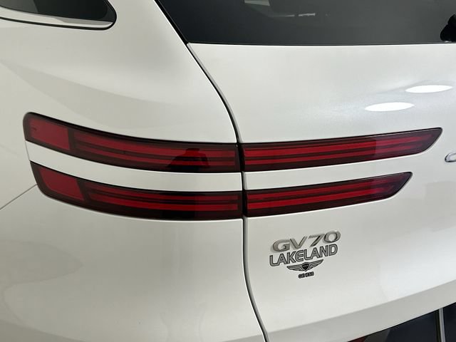 Certified 2026 Genesis GV70 2.5T Advanced AWD/4WD image 24