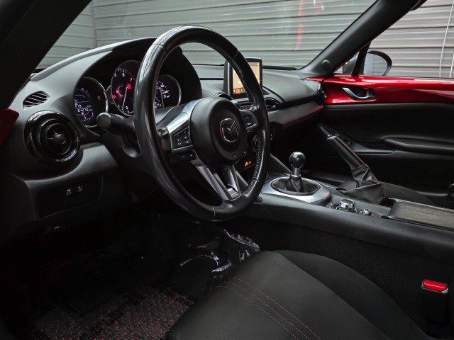 Used 2016 MAZDA MX-5 Miata Club RWD image 13