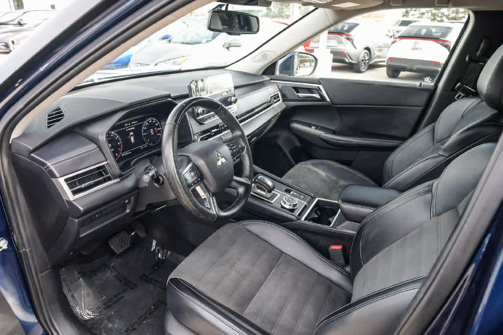Used 2023 Mitsubishi Outlander SE FWD image 14