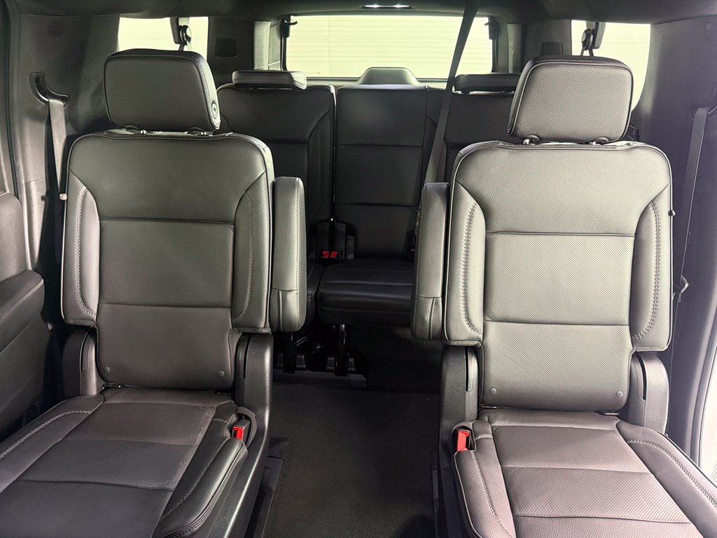 Used 2025 GMC Yukon XL Denali AWD/4WD image 18