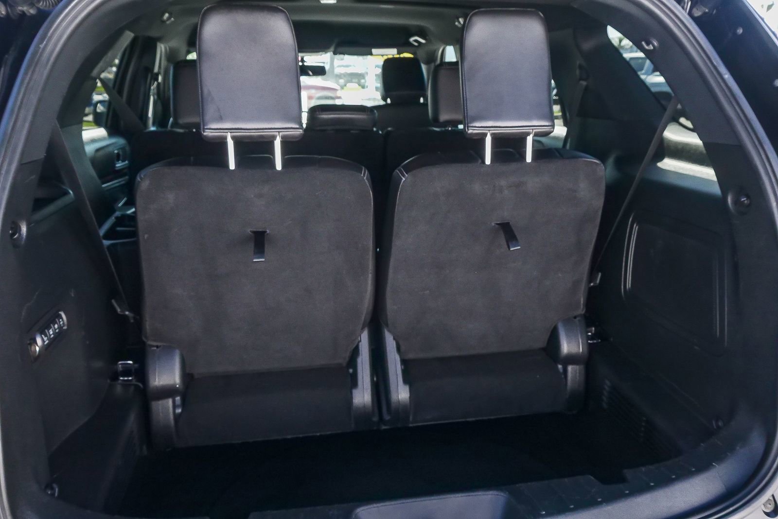 Used 2018 Ford Explorer Limited image 24