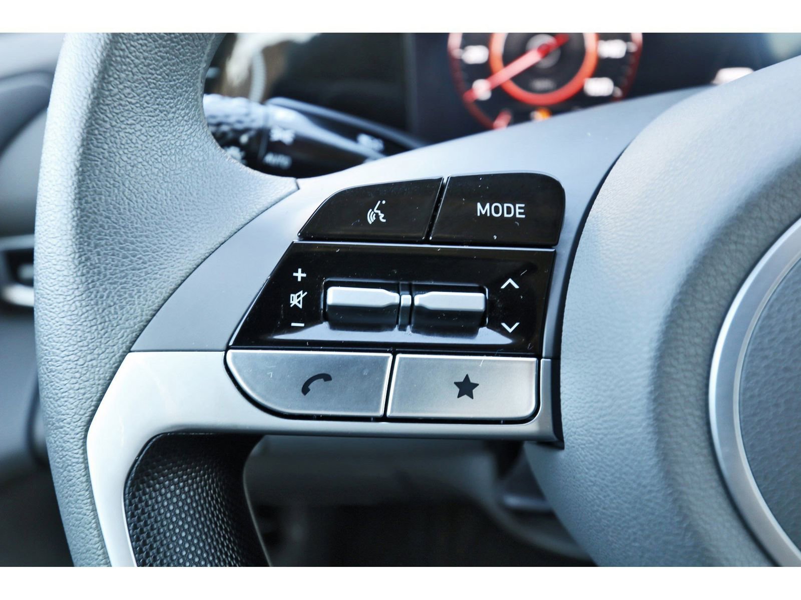 Certified 2024 Hyundai Elantra SEL image 17