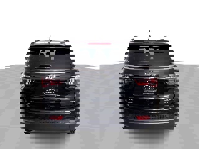 Used 2024 Jeep Compass Limited image 7