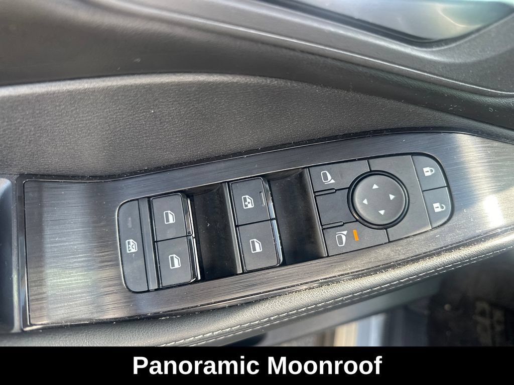 Used 2025 Nissan Rogue SV w/ SV Premium Package AWD/4WD image 12