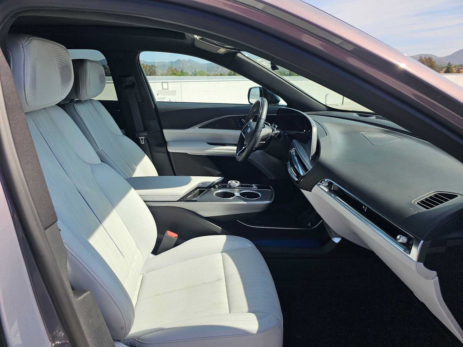 Used 2024 Cadillac Lyriq Sport RWD image 10