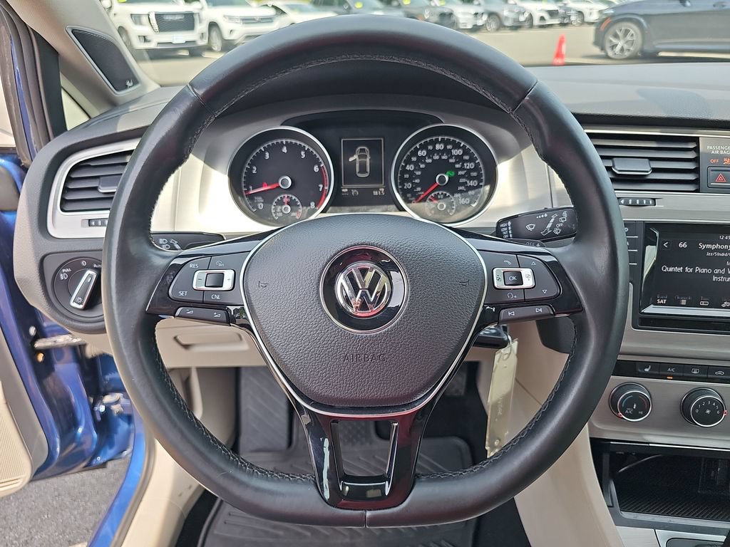 Used 2015 Volkswagen Golf SE FWD image 16