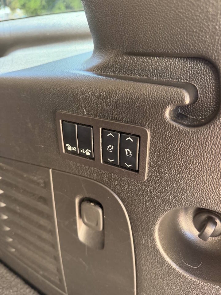 Used 2018 Cadillac Escalade ESV Luxury RWD image 35