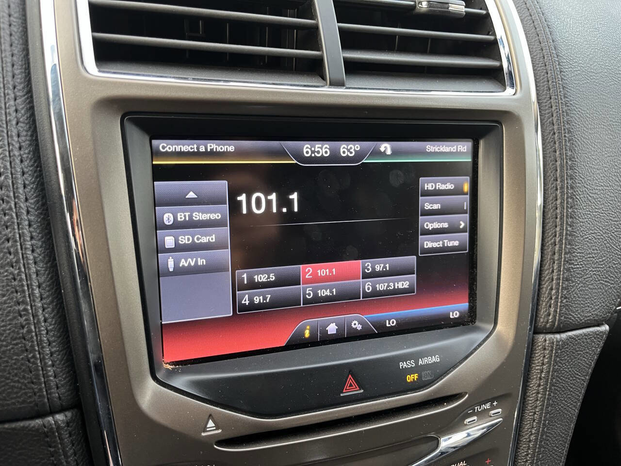 Used 2012 Lincoln MKX AWD image 17