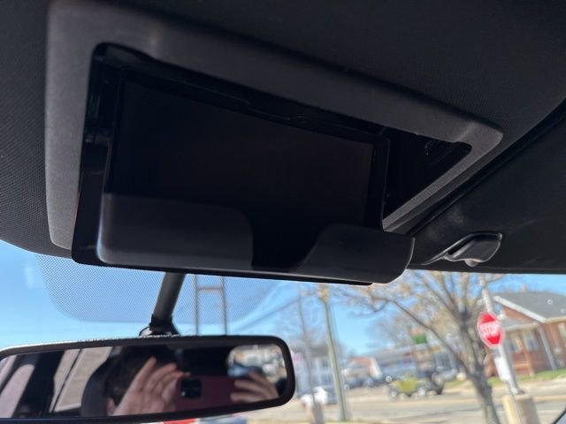 Used 2017 Ford Explorer XLT w/ Equipment Group 202A image 30