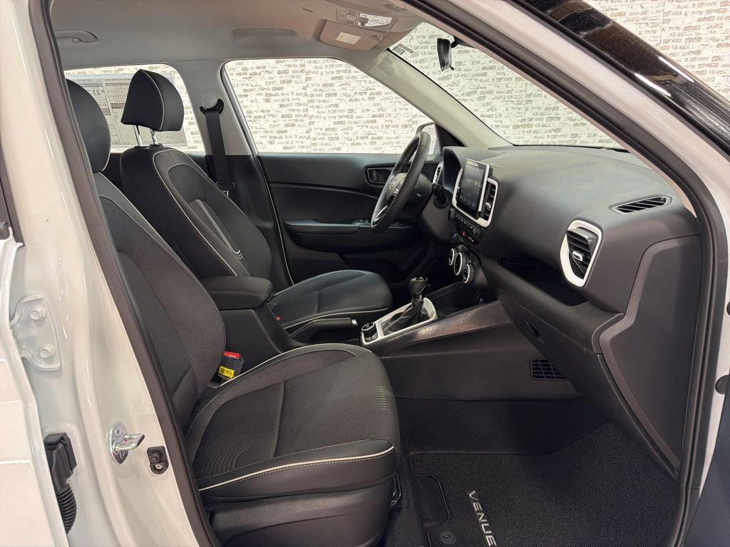 New 2026 Hyundai Venue SEL image 11