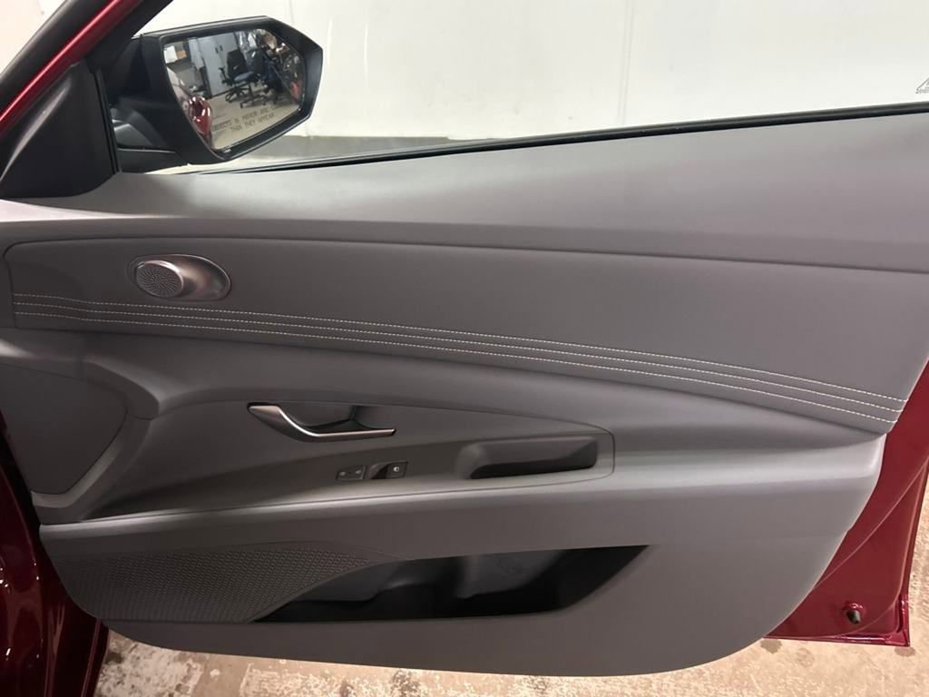 New 2025 Hyundai Elantra Sport image 18