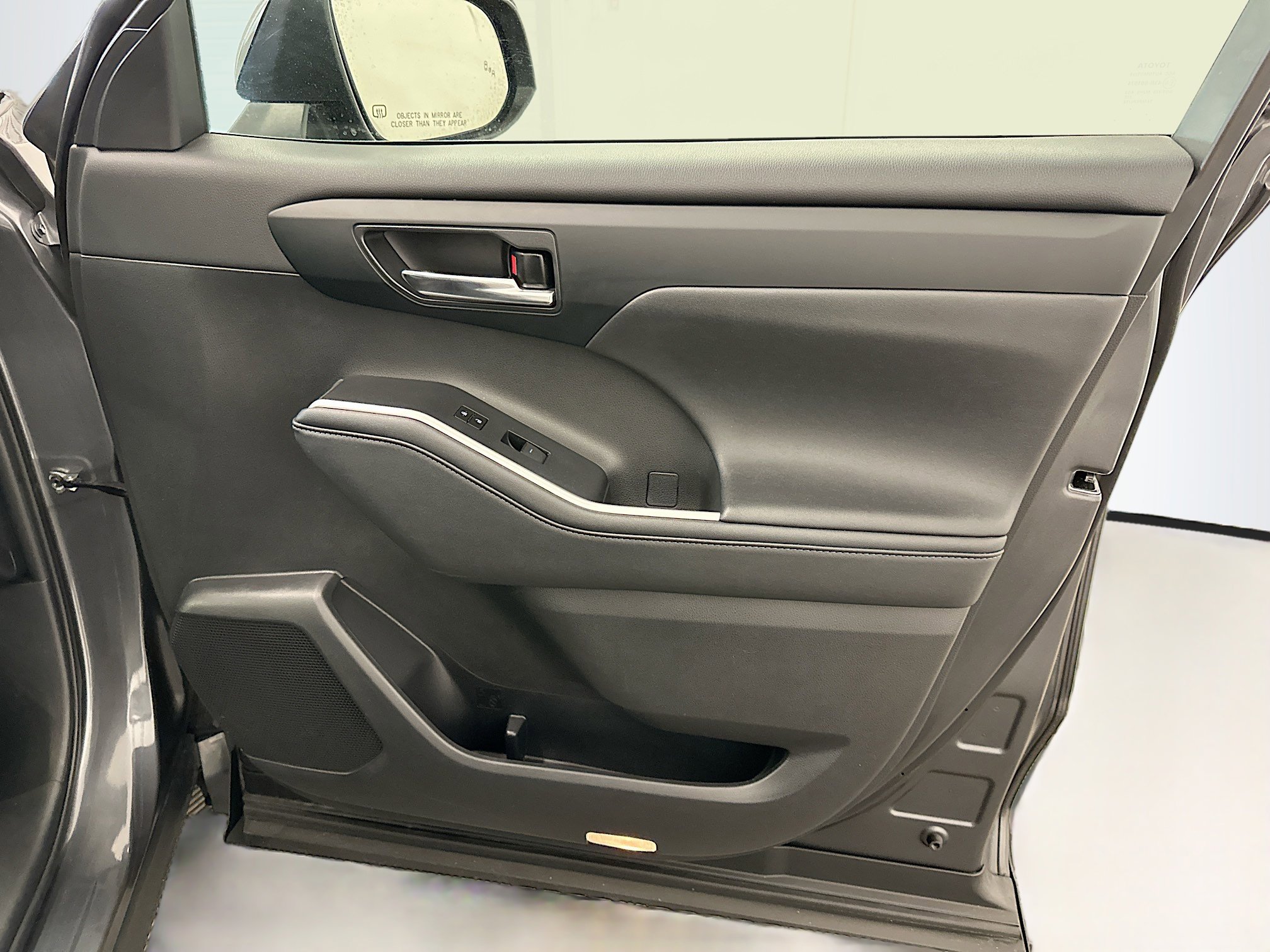 Used 2024 Toyota Highlander XSE image 36