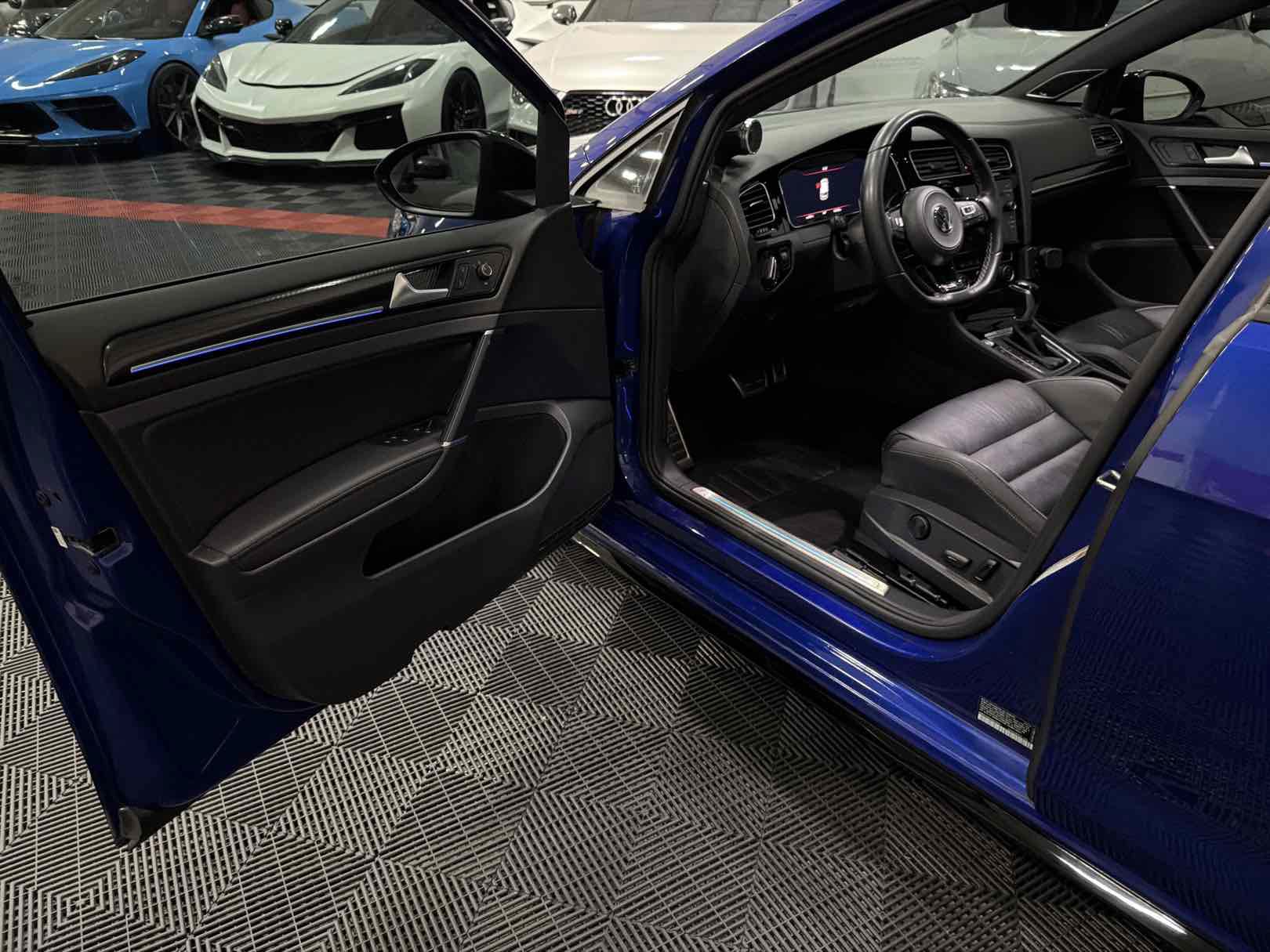 Used 2019 Volkswagen Golf 4-Door AWD/4WD image 7