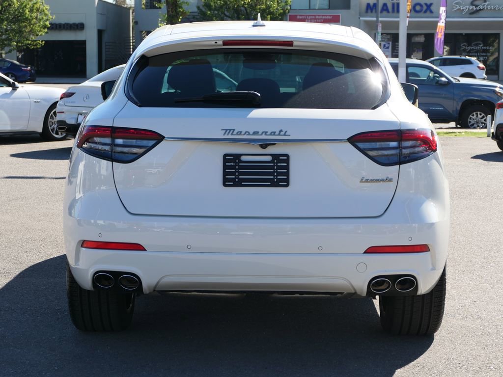 Used 2024 Maserati Levante GT Ultima AWD/4WD image 6
