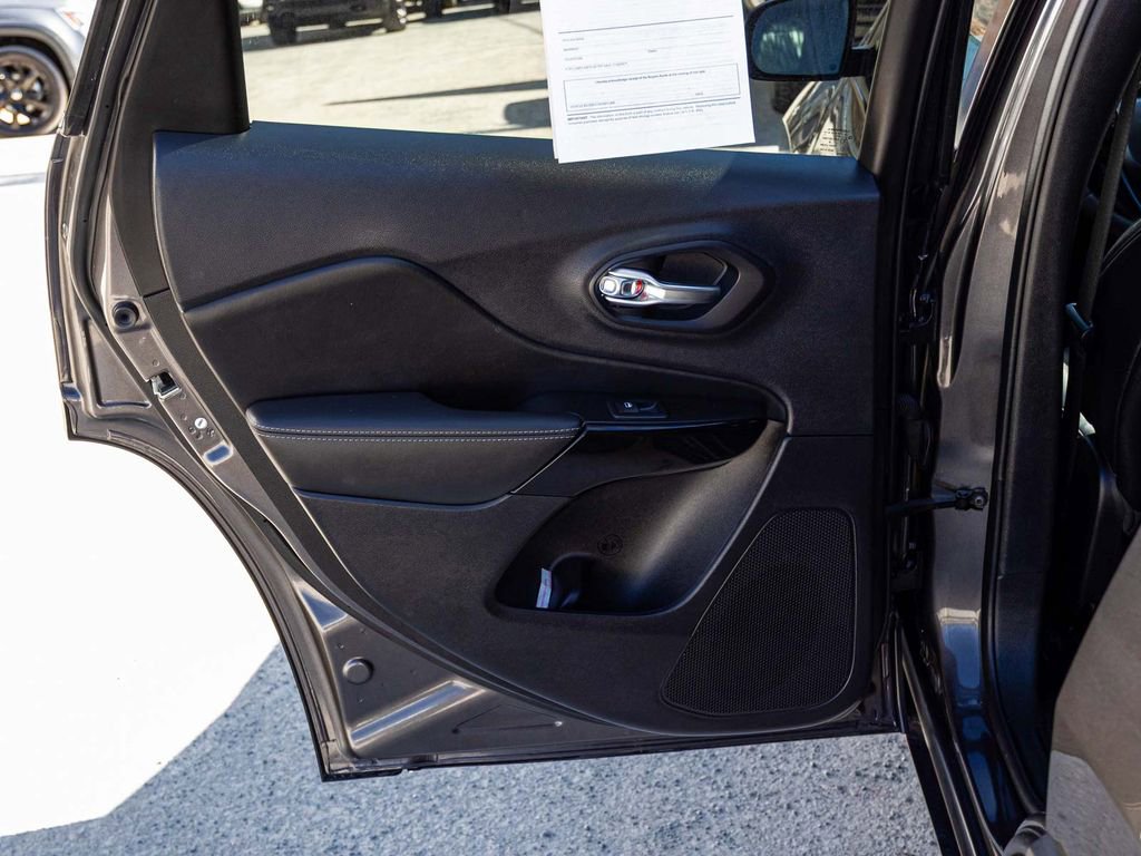 Used 2023 Jeep Cherokee Altitude Lux w/ Lux Elite Package image 14