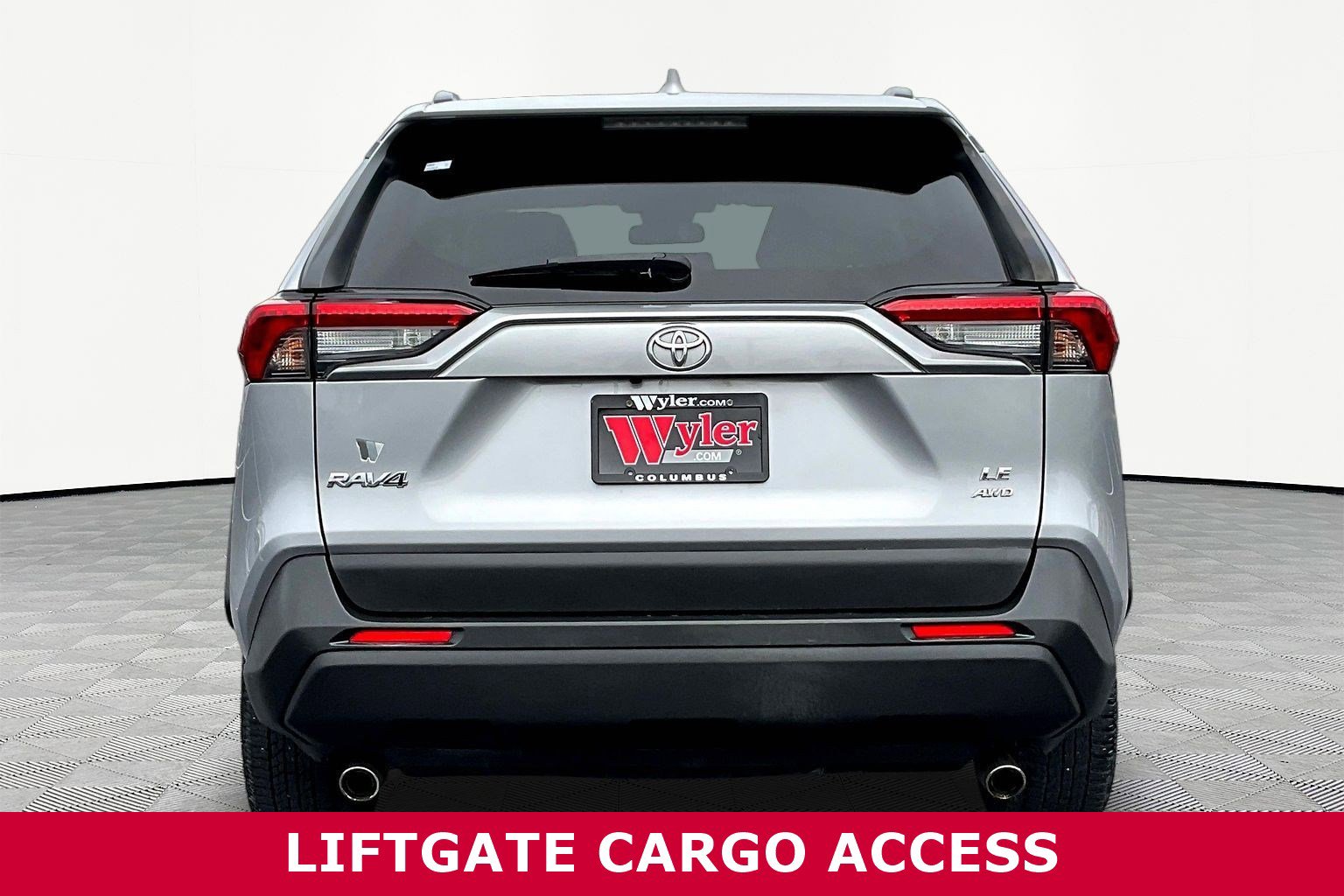 Used 2021 Toyota RAV4 LE image 5