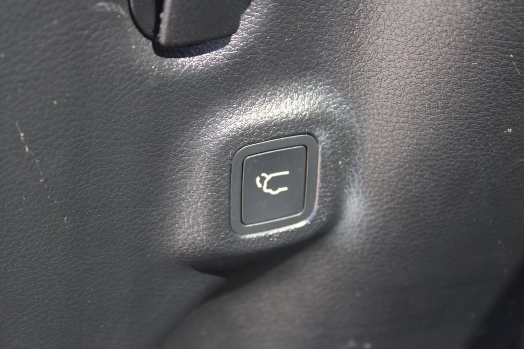 Used 2018 Jeep Compass Limited w/ Safe & Security Group AWD/4WD image 9
