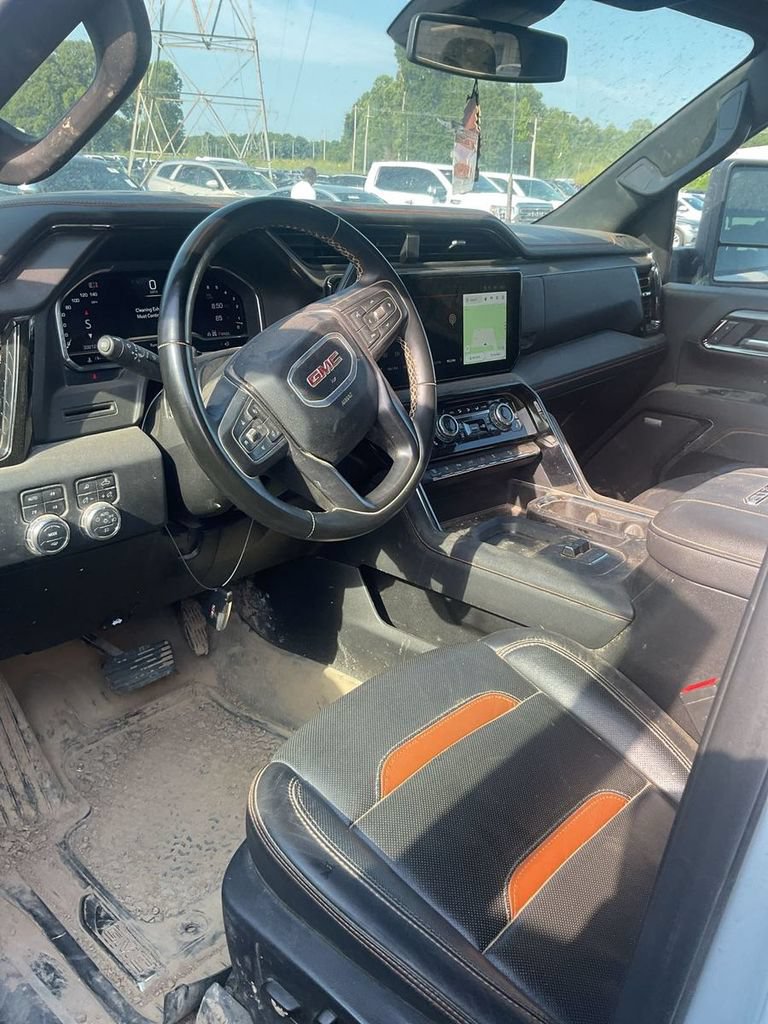 Used 2025 GMC Sierra 2500 AT4 AWD/4WD image 3