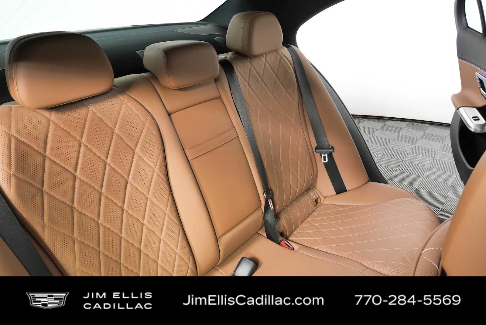 Used 2024 Mercedes-Benz E 350 4MATIC Sedan image 22