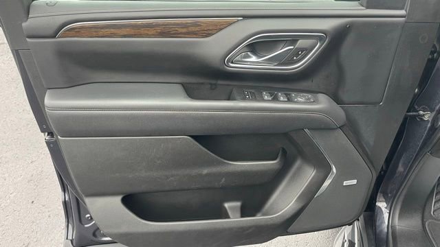 Used 2023 Chevrolet Suburban Premier image 13
