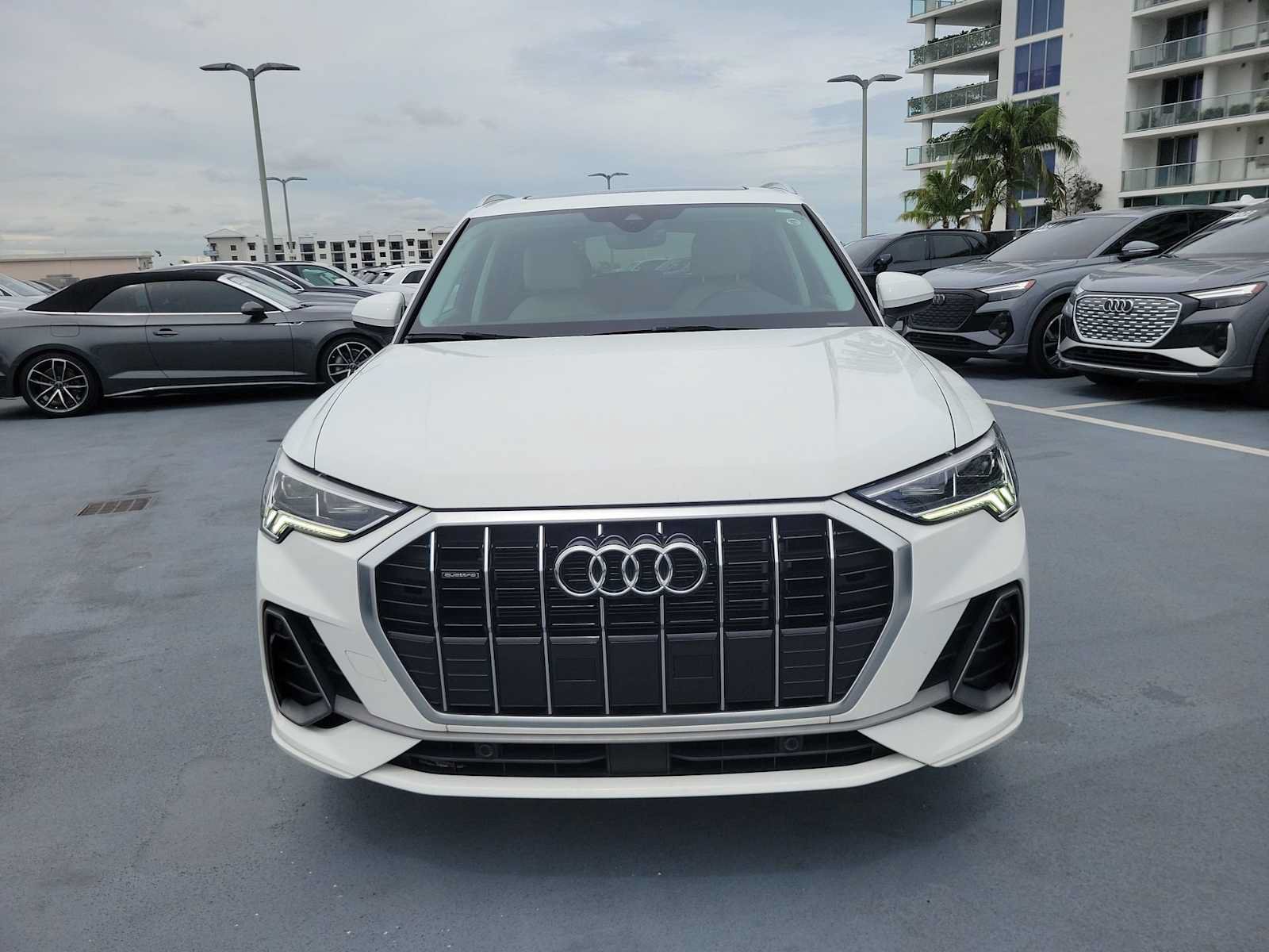 Certified 2023 Audi Q3 2.0T Premium w/ Convenience Package AWD/4WD image 9