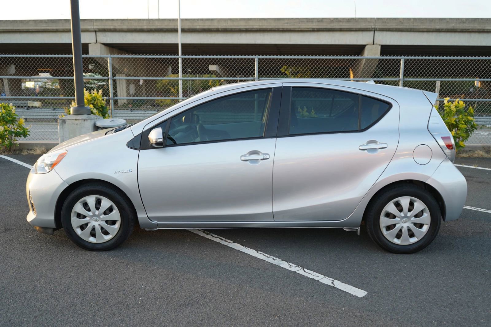 Used 2014 Toyota Prius C One image 2